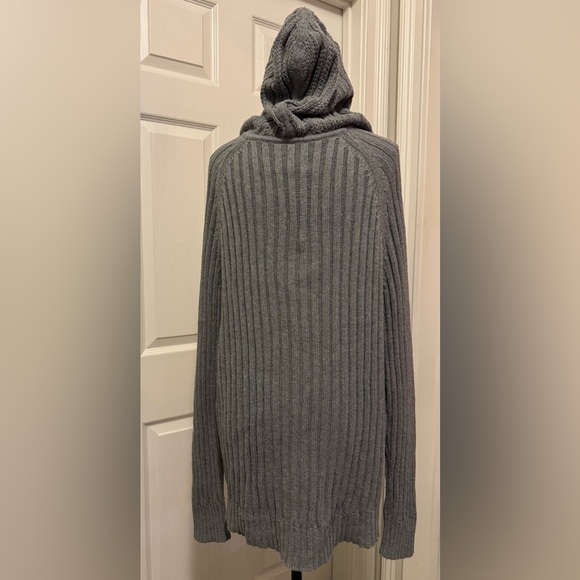 Sonoma Gray V-Neck Sweater with Cable Knit Pattern - Picture 7 of 13